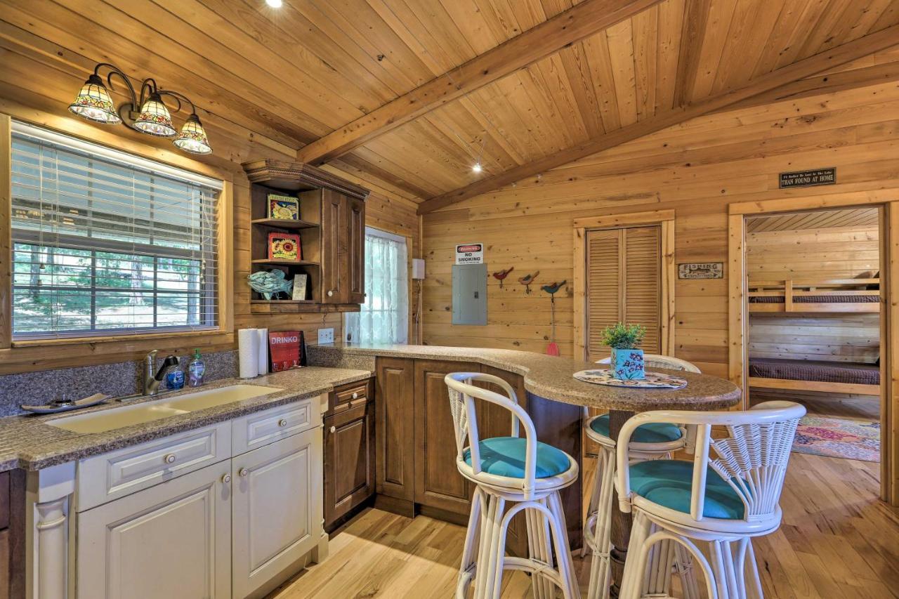 House With Dock And Slide Situated On Lake Sinclair! Sparta エクステリア 写真