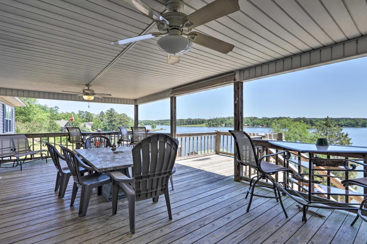 House With Dock And Slide Situated On Lake Sinclair! Sparta エクステリア 写真