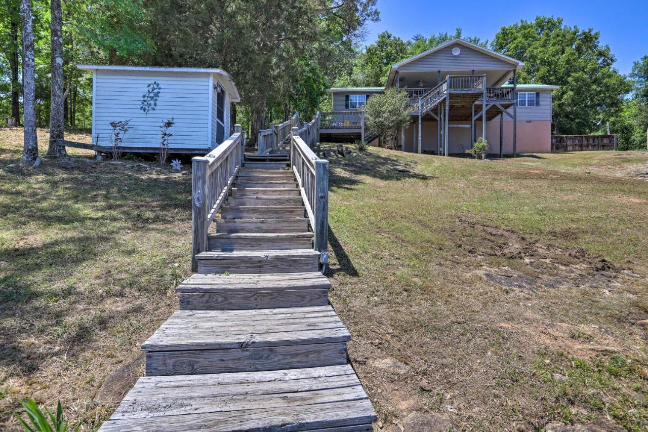 House With Dock And Slide Situated On Lake Sinclair! Sparta エクステリア 写真