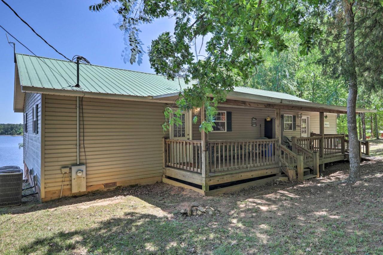 House With Dock And Slide Situated On Lake Sinclair! Sparta エクステリア 写真